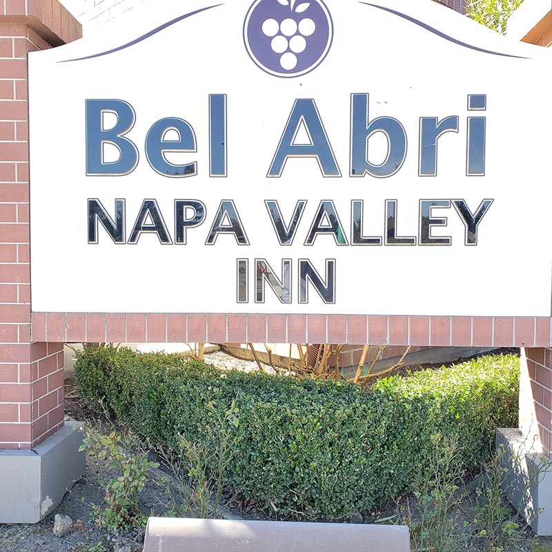 bel-abri-napa-valley-hotel-featured