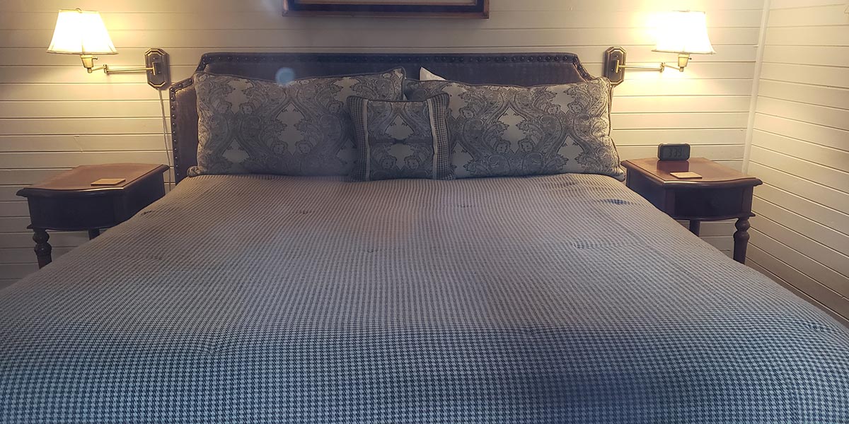 Hotel Room at Napa Valley Railway Inn