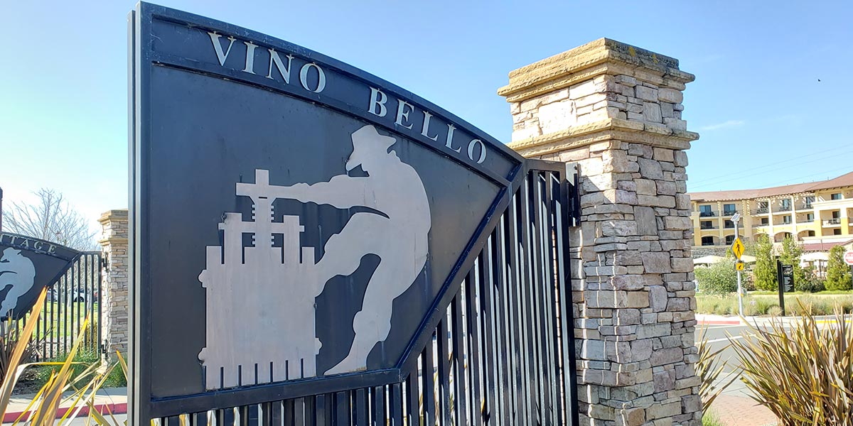 Vino Bello Resort Sign
