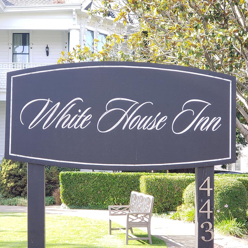 White House Inn Napa Sign